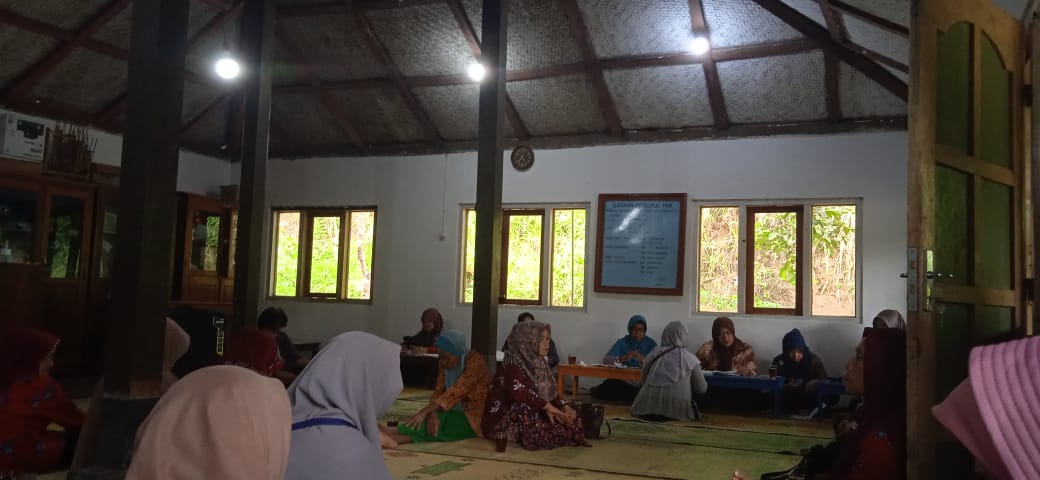 Pertemuan Rutin PKK Ngaseman, Dukuh Ngaseman Ajak Warga Gunakan Hak Pilih